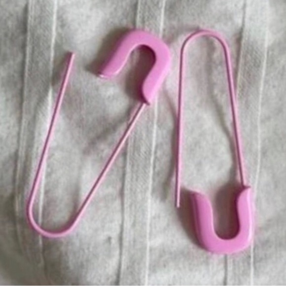 Pastel Safety Pin~ Pink Diaper Pin Fastener Punk Kawaii Goth Rocker Loop Earring - Picture 11 of 12